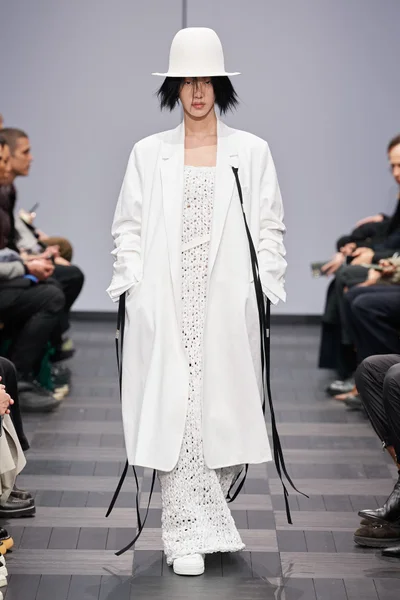 Look 11